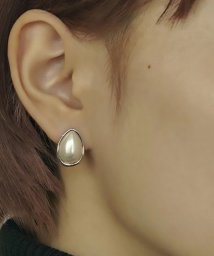 GOLDY(GOLDY)/【GOLDY】パール × メタル ドロップ シェイプ ピアス オケージョン アクセサリー お呼ばれ ゴールド シルバー/ 1221109/シルバー