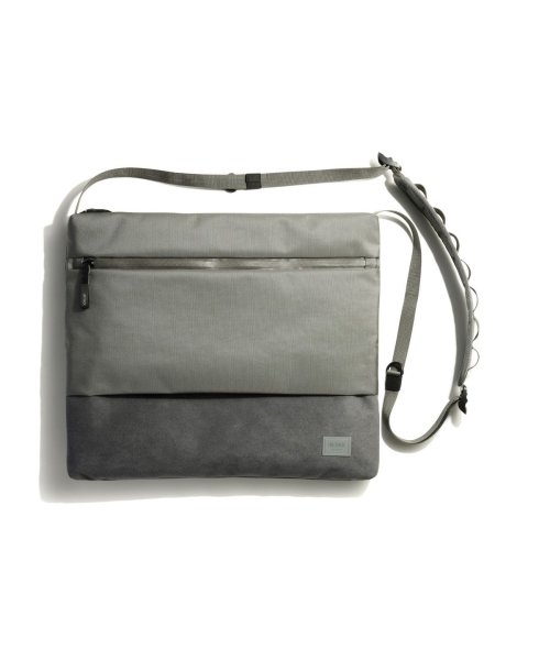 アントラック ショルダーバッグ ブランド 大きめ UNTRACK 軽量 斜めがけ かっこいい バッグ ナイロン A4 14インチ 60053 アントラック 60053 M1594261691(12155円)