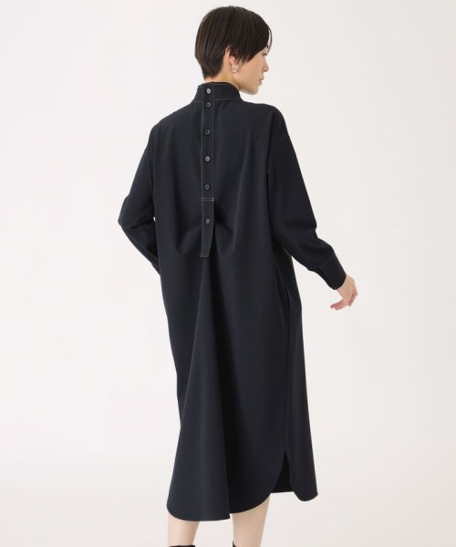 【オンでもオフでも活躍】バックボタンワンピース 