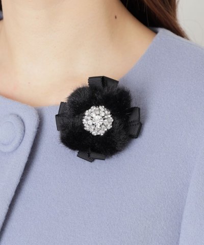フェイクファーフラワーブローチ