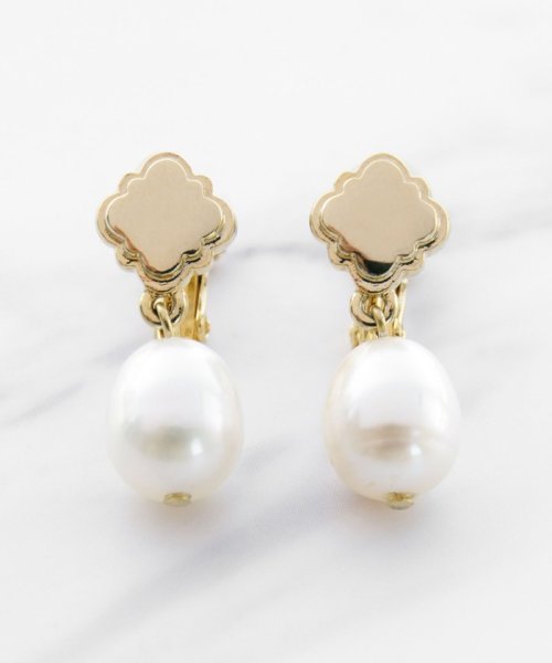 TOCCA(TOCCA)/CLOVER & PEARL EARINGS 淡水バロックパールイヤリング/ゴールド系