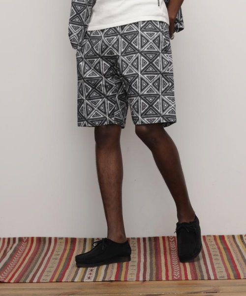 Schott(ショット)/HAWAIIAN SHORTS"GEOMETRIC TRIANGLE"/ハワイアンショーツ "ジオメトリック トライアングル/チャコール