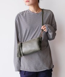 Mia Borsa(ミアボルサ)/タッセル付き 2WAY レザー ショルダーバッグ/グレージュ