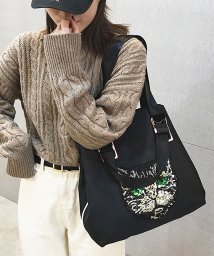 ninon/【2サイズ展開】【2WAY/A4収納可】スパンコールキャッツデザインの大容量ナイロントートバッグ/ボストンバッグ/505781889