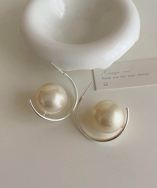 ARGO TOKYO(アルゴトウキョウ)/『G10』Pearl Circle Earring 26164 パールサークルイヤリング　ゴールドコーテイング　シルバーアクセサリー　ゴールドコーテイングアクセ/シルバー