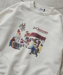 coen(coen)/COLEMAN（コールマン）別注プリント裏毛クルーネックスウェット23AW/OFFWHITE