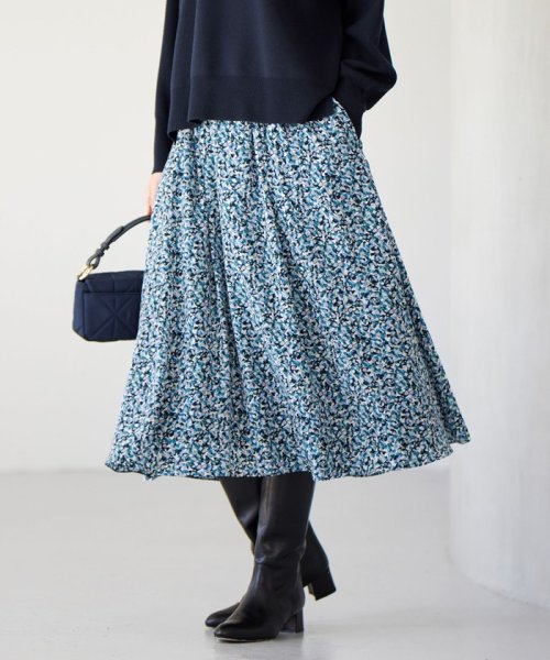 【洗える】フラワーペタルプリント スカート 商品説明軽やかな揺れが美しい柄プリントスカート■デザイン花や花びらをステンドグラスのような幾何柄に落とし込みちりばめた、華やかな柄のプリントスカートです。サイドタックで程 I1754270346(13530円)