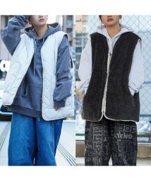 1111clothing(ワンフォークロージング)/◆ファー×キルティング リバーシブルベスト◆ キルティングベスト メンズ シープ風ボア ベスト レディース ファーベスト Vベスト Vネック ZIP ジレ/グレー