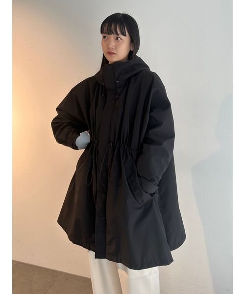 【emmi atelier】撥水中綿インナー付きブルゾン 商品説明■撥水加工■防風透け感:なし裏地：有り生地の厚さ:やや厚手ポケット：有り伸縮性:ほぼなし■Designマット感があり、軽くしなやかな風合い R2022888541(15444円)