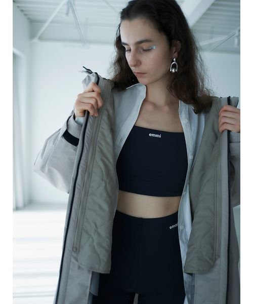 【emmi atelier】撥水中綿インナー付きブルゾン 商品説明■撥水加工■防風透け感:なし裏地：有り生地の厚さ:やや厚手ポケット：有り伸縮性:ほぼなし■Designマット感があり、軽くしなやかな風合い R2022888541(15444円)