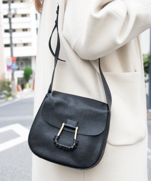 IL BISONTE イルビゾンテ 斜めがけ ショルダー バッグ レザー 