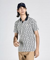 Munsingwear(マンシングウェア)/SUNSCREEN，モノグラムロゴプリントシャツ/ホワイト×ネイビー
