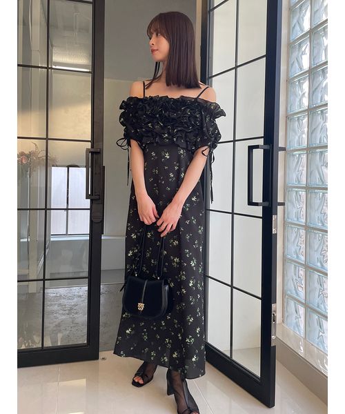 ★新品未使用★スナイデル　フリルプリントワンピース SALE SNIDEL Sustainableフリルプリントワンピース ブラック