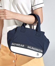 Munsingwear(マンシングウェア)/布帛素材あおりポケットカートバッグ/ネイビー