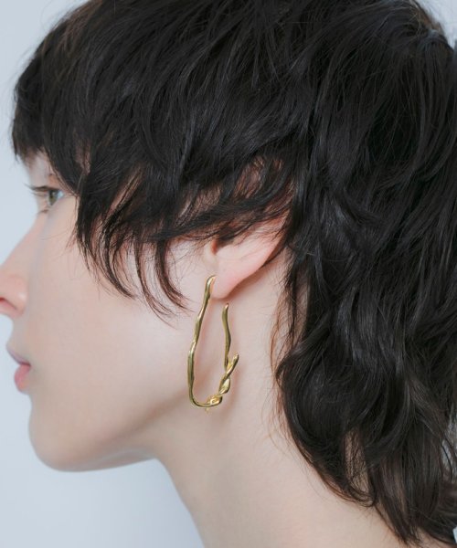 BEAUTY&YOUTH UNITED ARROWS(ビューティーアンドユース　ユナイテッドアローズ)/＜LAPUIS＞Nuance Drawing ピアス/GOLD