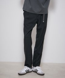 ADAM ET ROPE'(アダム　エ　ロペ)/《別注》【GRAMICCI / グラミチ】REFLEX ECO WEATHER STRETCH SLIM SLACKS / ストレッチ性 / 吸水速乾/ブラック（01）