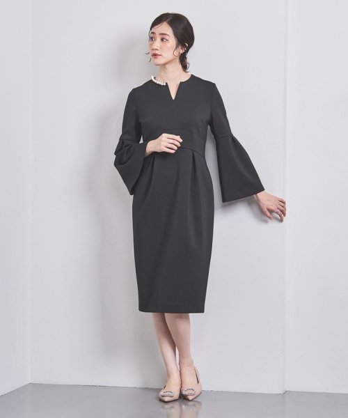 SPONGY パールモチーフ スリットノーカラー ワンピース SPONGY ブラウス B82 W57 H84 着用サイズ：M