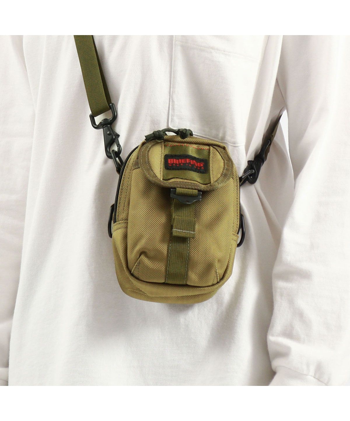 美品 ブリーフィング 近かっ 斜めがけ ショルダーバッグ NEO T-SHOULDE 