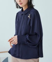 RUIRUE BOUTIQUE(ルイルエブティック)/[ドレスアップデコルテ ブラウスシリーズ]シャツカラー タックブラウス(T1355)/ネイビー