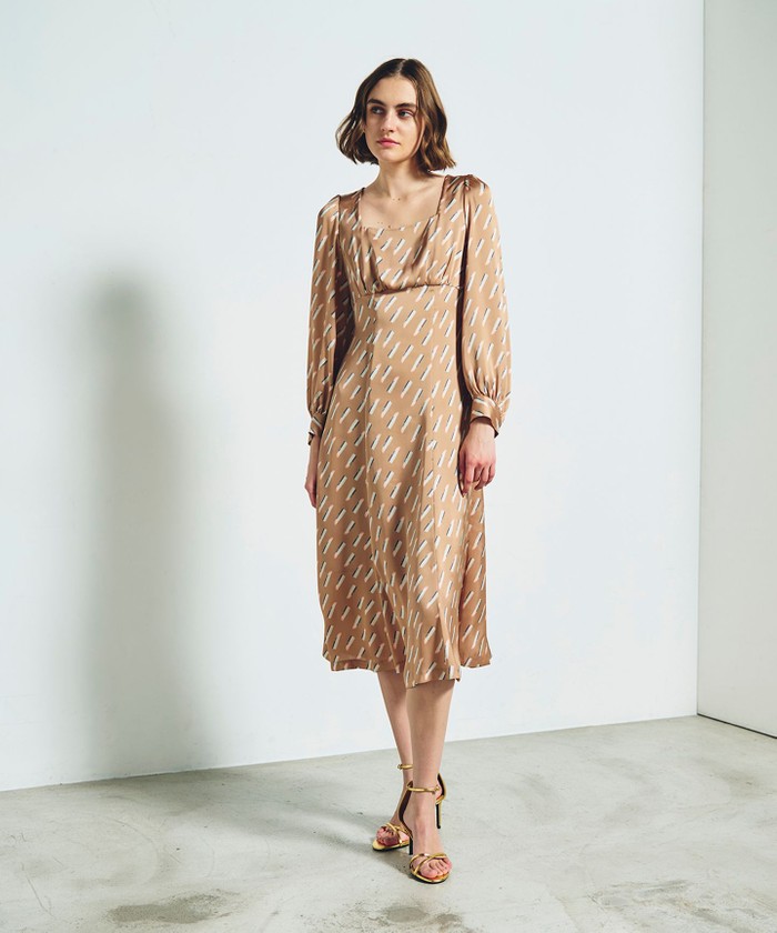 美品 グレースコンチネンタル✨Newクラシックドレス ワンピース ベージュ 36 スクエアギャザーワンピース / GRACE CONTINENTAL | GRACE