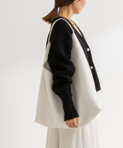 【AULENTTI/ オーレンティ】◇【WEB限定】チェーンミニバッグ付きワンショルダーバッグ WEB限定