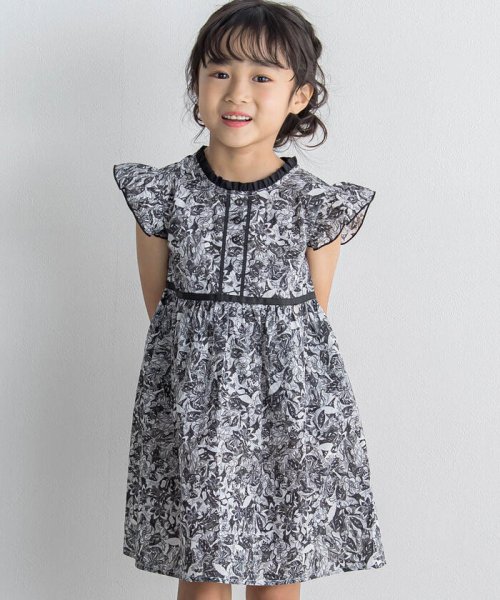 BeBe Petits Pois Vert(ベベ プチ ポワ ヴェール)/前立てデザインシック花柄ワンピース(95~150cm)/ブラック系