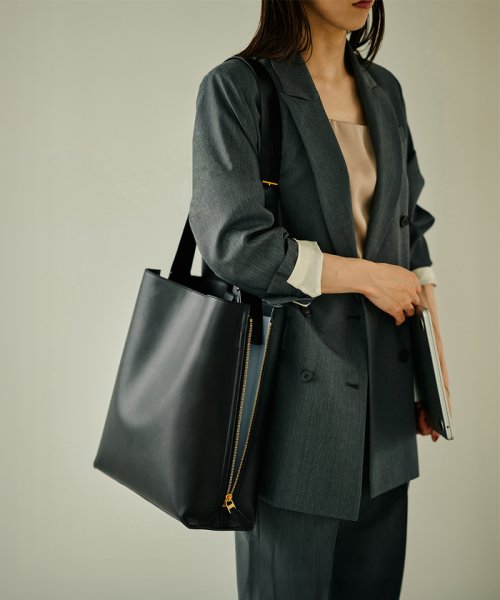 ROPE'(ロペ)/【A4対応】【通勤】【E'POR】Y BAG Shoulder Large（サイドジップショルダーバッグ）【WEB限定】【24SS】【雑誌掲載】/ブラック（01）