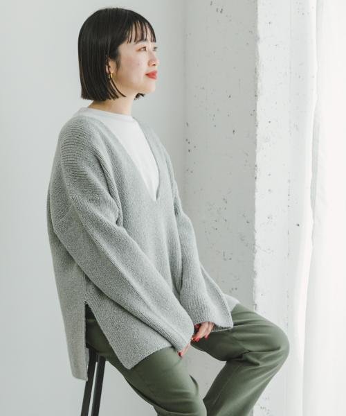 ITEMS URBANRESEARCH(アイテムズ アーバンリサーチ（レディース）)/カタアゼ深Vニット/L.GRY