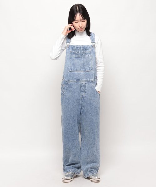 LEVI’S OUTLET(リーバイスアウトレット)/SILVERTAB（TM） CROP オーバーオール ライトインディゴ WHATEVER WHENEVER/ライトインディゴブルー