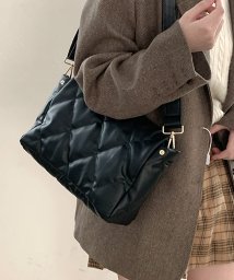 Dewlily(デューリリー)/キルティングショルダーバッグ レディース 10代 20代 30代 韓国ファッション カジュアル シンプル 鞄 可愛い バック お出掛け 通勤 黒/ブラック