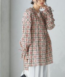 SHIPS WOMEN/【SHIPS別注】BINDU:〈手洗い可能〉プリント ギャザー ブラウス 24SS/505893334