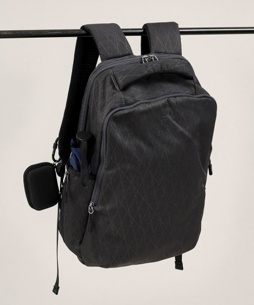 【多機能・軽量】シャドーライン リュック 軽くて