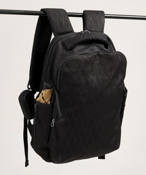 【多機能・軽量】シャドーライン リュック 軽くて