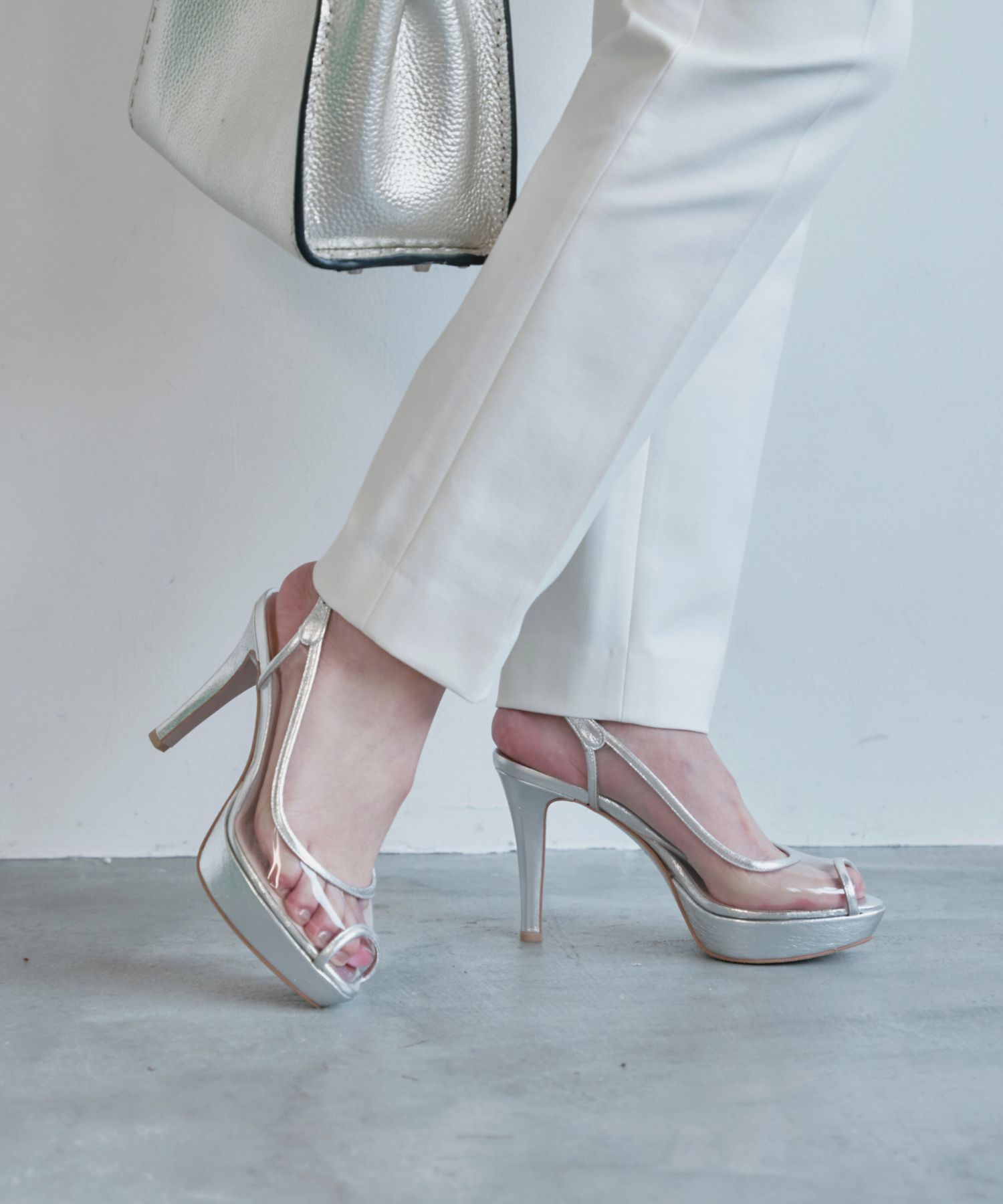 サンダル　シルバー×ホワイト コール ハーン COLE HAAN ゼログランド アンクル ストラップ