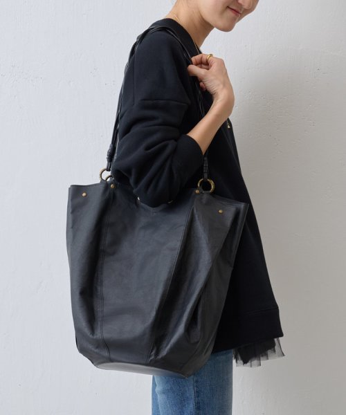 《新色追加予約》チューリップバッグ 個体それぞれの地肌のムラや傷そのままを表情として使用していますので 一点一点風合いが異なります ご了承くださいませ