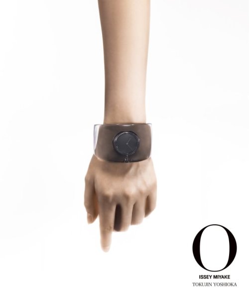 《WEB限定予約》【ISSEY MIYAKE / イッセイミヤケ】 O－Bold NYAS002 Gray MIYAKE