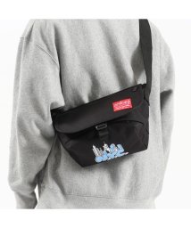 Manhattan Portage/【日本正規品】 マンハッタンポーテージ ショルダーバッグ 斜めがけ 限定 NYC Print Jeremyville MP1605JRFZPJVNYC/505931133