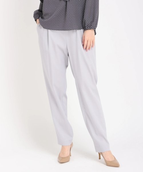 タックテーパードパンツ 