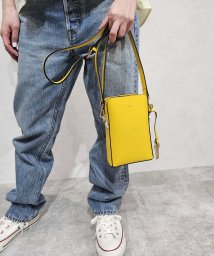 UNGRID bag(アングリッド　バッグ)/キーリングチャーム付き　スマホ＆パスポート入れ　縦長ミニポシェット/YEL