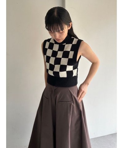 【emmi atelier】ハーフジップノースリーブニット