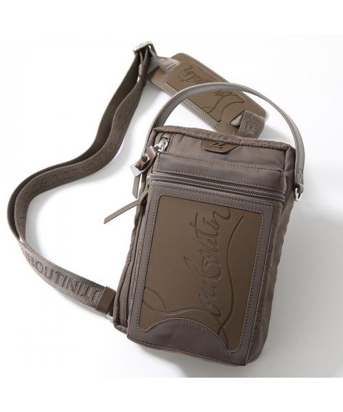 値下げ！新古品 もたれかかっ クリスチャンルブタン ショルダーバッグ  