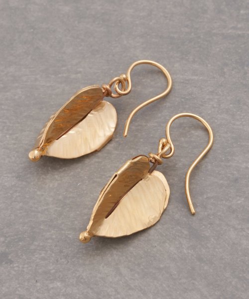 《WE ARE NBO》リーフピアス WE ARE NBO サンプルの為