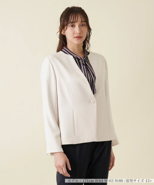 ノーカラージャケット 