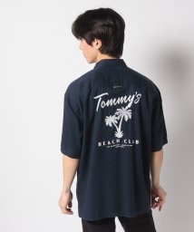 TOMMY JEANS/リラックスグラフィックリゾートシャツ/505938189