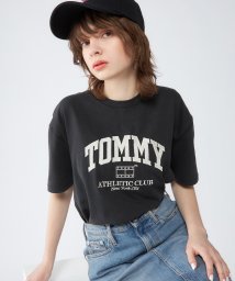 TOMMY JEANS/レギュラーアスレチッククラブTシャツ/505938193