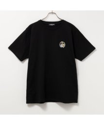 MAC HOUSE(men)(マックハウス（メンズ）)/T－GRAPHICS ティーグラフィックス ワンポイント刺繍半袖Tシャツ MC24－673－21T/ブラック