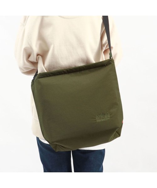 マンハッタンポーテージ ショルダーバッグ Manhattan Portage 斜めがけ A4 ナイロン 撥水 City Essentials MP2405PNT 人気・おすすめ｜省スペース設計・旅行向けにおすすめ お得商品 プライバシー配送 翌日お届け対応