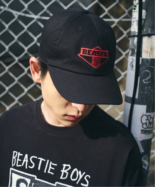 JOURNAL STANDARD(ジャーナルスタンダード)/BEASTIE BOYS / ビースティ・ボーイズ  別注 LOGO CAP/ブラック