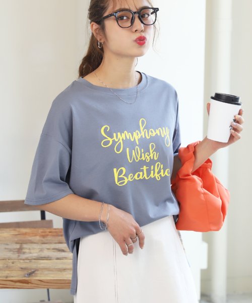 ad thie(アドティエ)/SYMPHONYロゴプリントTシャツ ビックシルエット 半袖 サイドスリット ロング丈 チュニック 春 夏/グレー系1