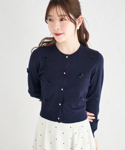 tocco closet(トッコクローゼット)/プチリボン付きビジュー釦ＵＶカット加工カーディガン/NAVY